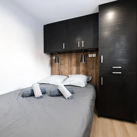 2 Avec Balcon Et Parking Apartment *